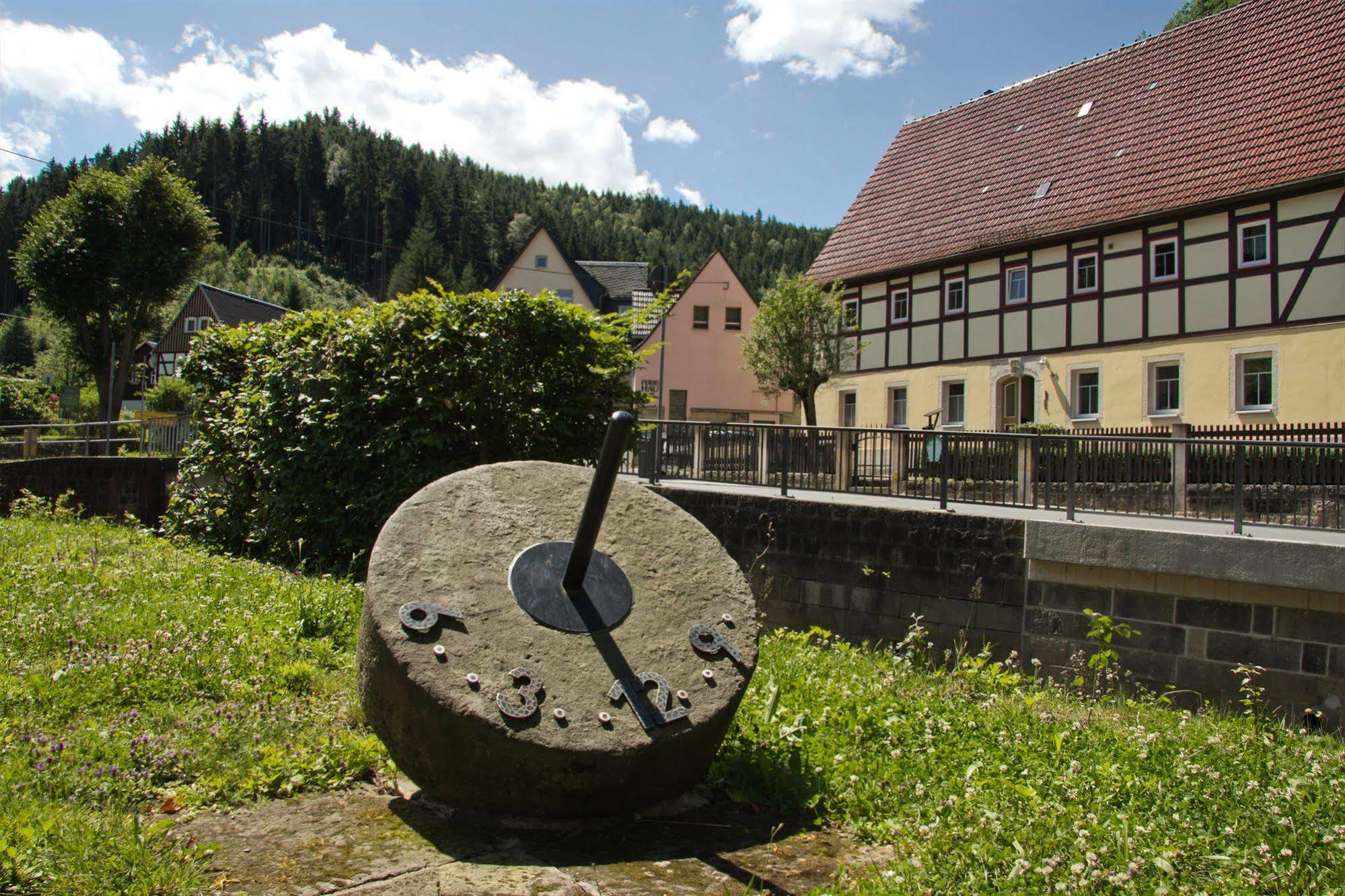 Hotel Garni Grundmuehle Bad Schandau Exterior foto